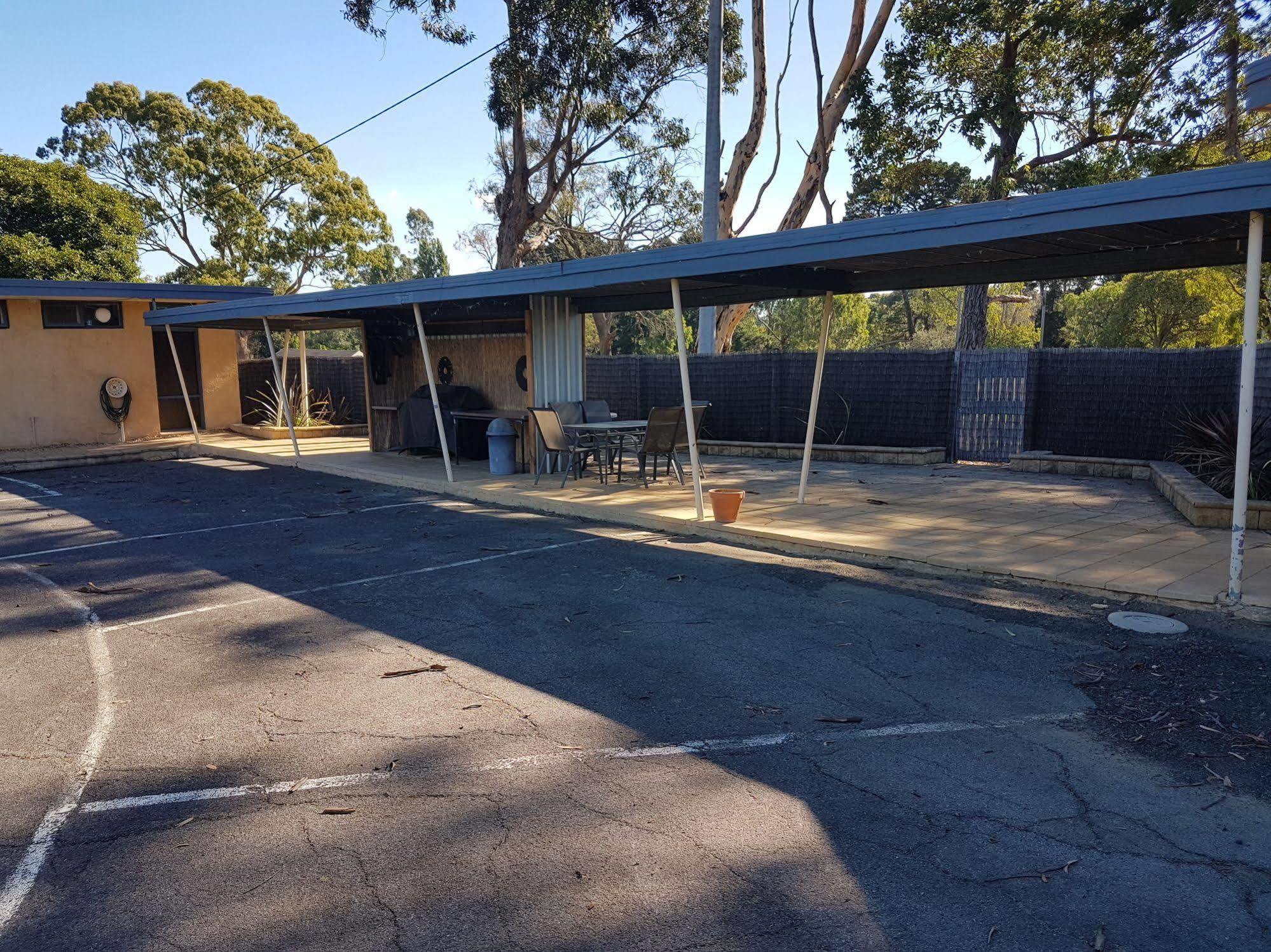 Motel Traralgon Exterior photo